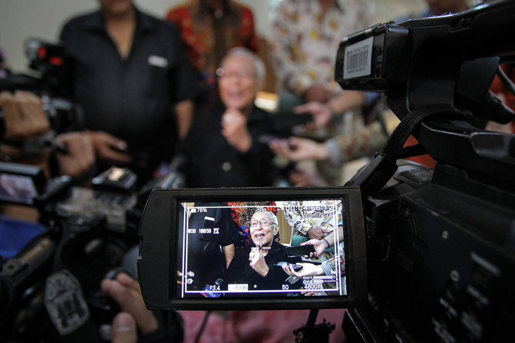 Permadi diperiksa sebagai saksi dalam laporan terhadap Kepala Staf Komando Cadangan Strategis Angkatan Darat (Kostrad) Mayor Jenderal (Purn) Kivlan Zen terkait dugaan penyebaran berita bohong dan makar.