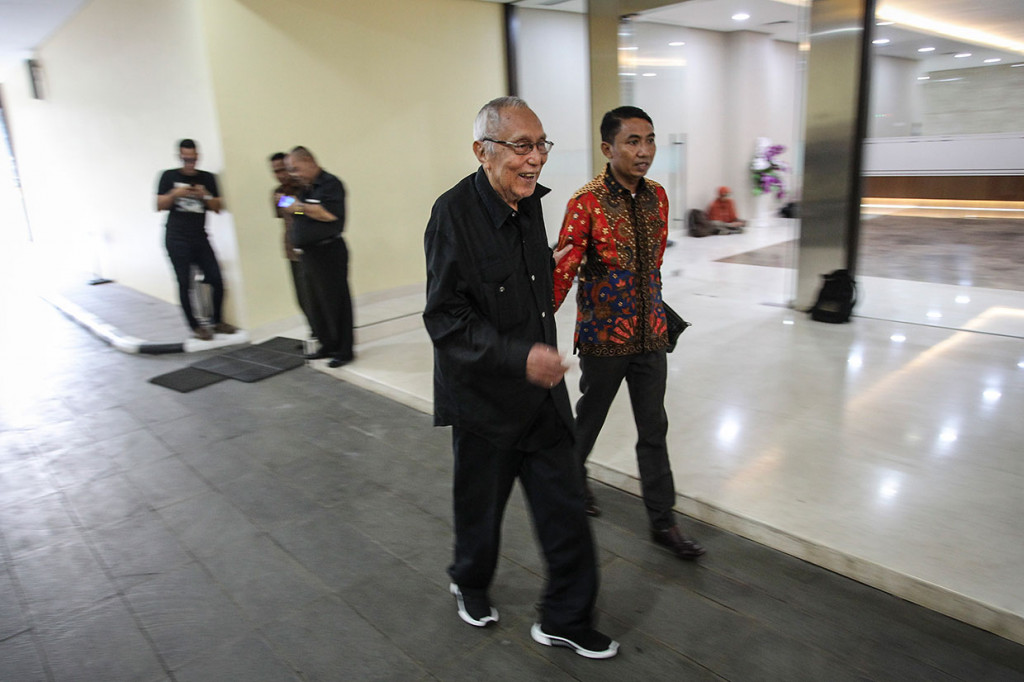 Permadi megaku dicecar sebanyak 21 pertanyaan oleh penyidik Polri perihal pertemuan di Rumah Rakyat, Jalan Tebet Timur, Jakarta Selatan, sebelum Kivlan Zen menggelar aksi unjuk rasa di Bawaslu, beberapa waktu lalu.