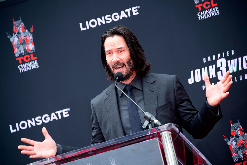 Lahir di ibu kota Lebanon, Beirut pada 1964 tetapi dibesarkan di New York dan Toronto, Reeves meninggalkan sekolah menengah untuk menjadi seorang aktor. Dia datang ke Hollywood pada tahun 1986 untuk mengerjakan film 'Youngblood,' yang juga dibintangi oleh Rob Lowe.