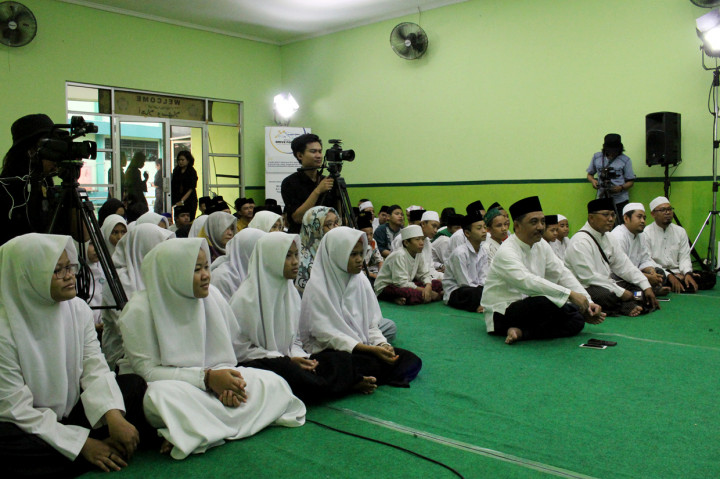 Suasana acara 'KePo Buka Bareng Reino Barack' di Pondok Pesantren Asshiddiqiyah Pusat, Kedoya, Jakarta Barat.