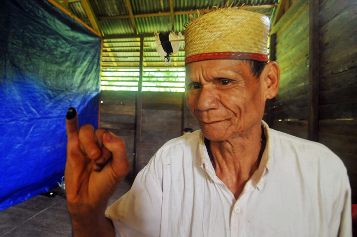 Menurut Ahmad Yani, untuk Dusun Belatung memang ada pengecualian karena akses menuju dusun tersebut sangat sulit dan tidak memungkinkan untuk membawa kotak suara. Kendati demikian, proses pemungutan suara di Dusun Belatung sesuai dengan prosedur yang berlaku. Dan masyarakat Dusun Belatung pun antusias menyambut pemilu serentak, karena hal ini adalah pemilu kedua setelah Pilkada 2018 lalu. Sebelumnya proses pemilu maupun pilkada di dusun itu dilakukan dengan cara perwakilan.