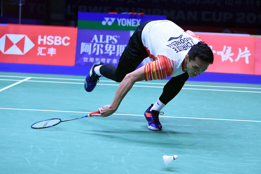 Di partai ketiga, Jonathan Christie tampil di bawah perfoma dan takluk 11-21 13-21 atas tunggal putra Taiwan Chou Tien Chen.  Antara Foto/Wahyu Putro A