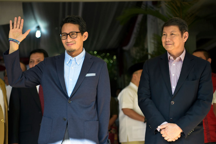 Koordinator Tim Hukum Prabowo-Sandi, Hashim Djojohadikusumo mengatakan akan menyampaikan gugatan dugaan kecurangan yang terjadi Pemilu Presiden (Pilpres) 2019 ke Mahkamah Konstitusi pada Jumat malam antara pukul 20.30-22.00 WIB.