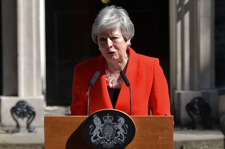 Perdana Menteri Inggris Theresa May mengumumkan pengunduran dirinya di Downing Street di pusat Kota London, Jumat, 24 Mei 2019. Pengunduran PM Inggris tersebut menyusul pemberontakan Partai Konservatif atas sisa kekuasaannya terkait dengan kebuntuan masalah Brexit.