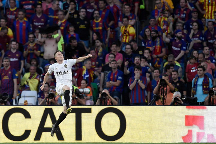 Gameiro membuka keunggulan Valencia di menit ke-21, memaksimalkan serangan cepat dari sisi kiri. Afp Photo/Pau Barrena