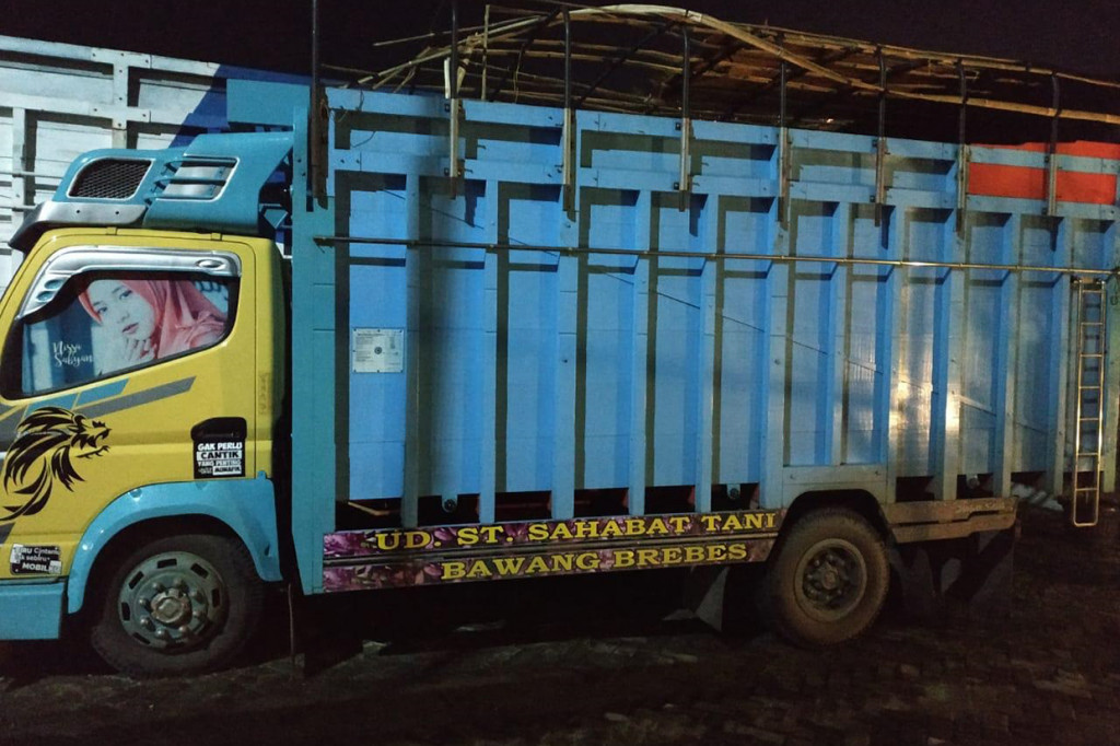 35 kg sabu-sabu tersebut dikirim lewat jalur darat menggunakan truk bermuatan sayur kol.