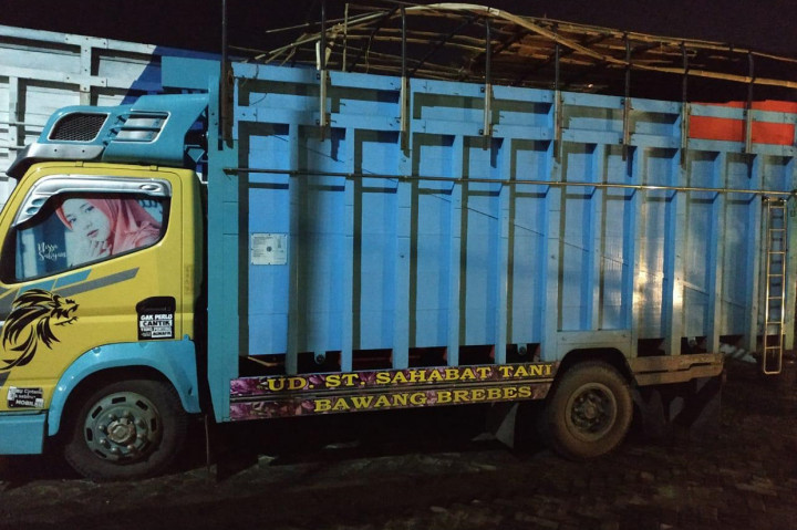 35 kg sabu-sabu tersebut dikirim lewat jalur darat menggunakan truk bermuatan sayur kol.