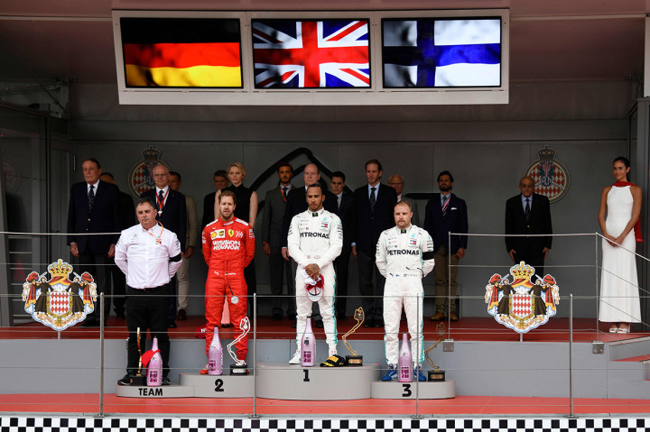 Pada balapan yang berlangsung dalam 78 putaran itu, Hamilton mengungguli Sebastian Vettel (Ferrari) dan Valtteri Bottas (Mercedes). Afp Photo/Yann Coatsaliou