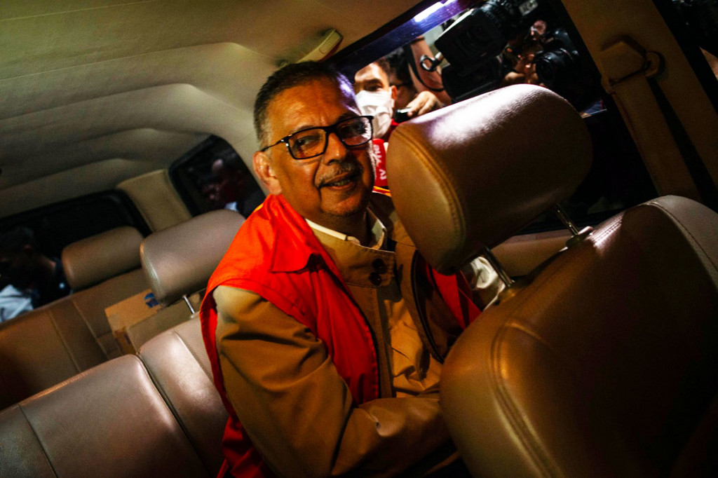 Sofyan Basir resmi ditahan KPK untuk 20 hari pertama di Rutan Cabang KPK di belakang Gedung Merah Putih KPK.