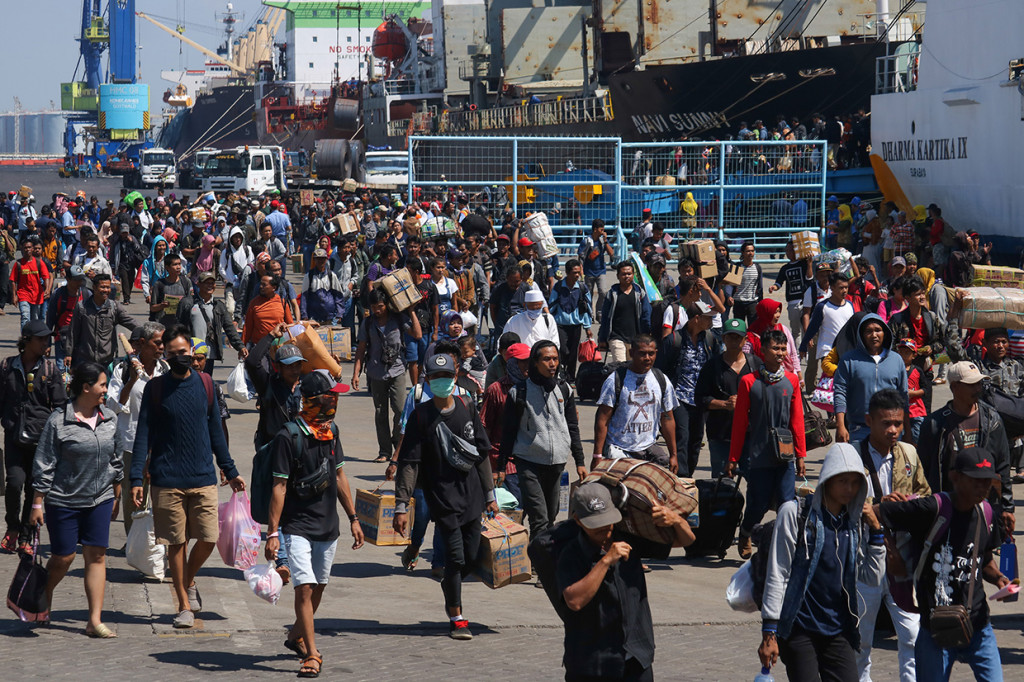 Kantor Otoritas Pelabuhan Utama Tanjung Perak Surabaya mencatat sejak H-15 (21 Mei 2019) sampai H-9 (27 Mei 2019) Lebaran 2019 jumlah penumpang di Pelabuhan Tanjung Perak sebanyak 17.383 penumpang turun, 7.722 penumpang naik dan 1.900 penumpang lanjutan. 