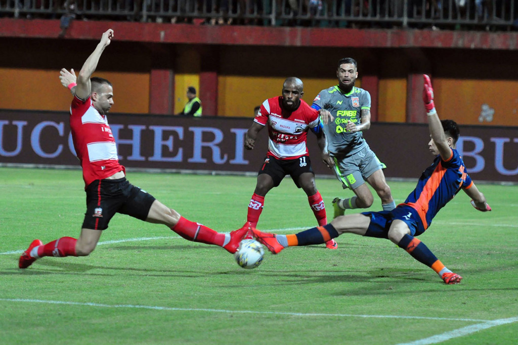 Madura United berhasil menaklukkan Borneo FC 3-0 pada laga lanjutan kompetisi sepak bola Liga 1 Indonesia 2019 di Stadion Gelora Madura Ratu Pamelingan, Pamekasan, Jawa Timur, Selasa, 28 Mei 2019 malam. 
