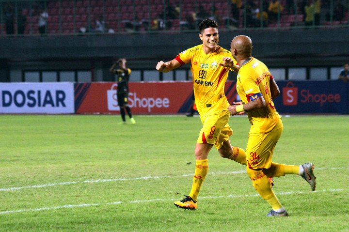 Sementara itu hasil memuaskan juga diraih tuan rumah Bhayangkara FC. Bermain di Stadion Patriot Chandrabhaga, Bekasi, anak asuh Afredo Vera mampu mengalahkan tamunya Barito Putera dengan skor 4-2.