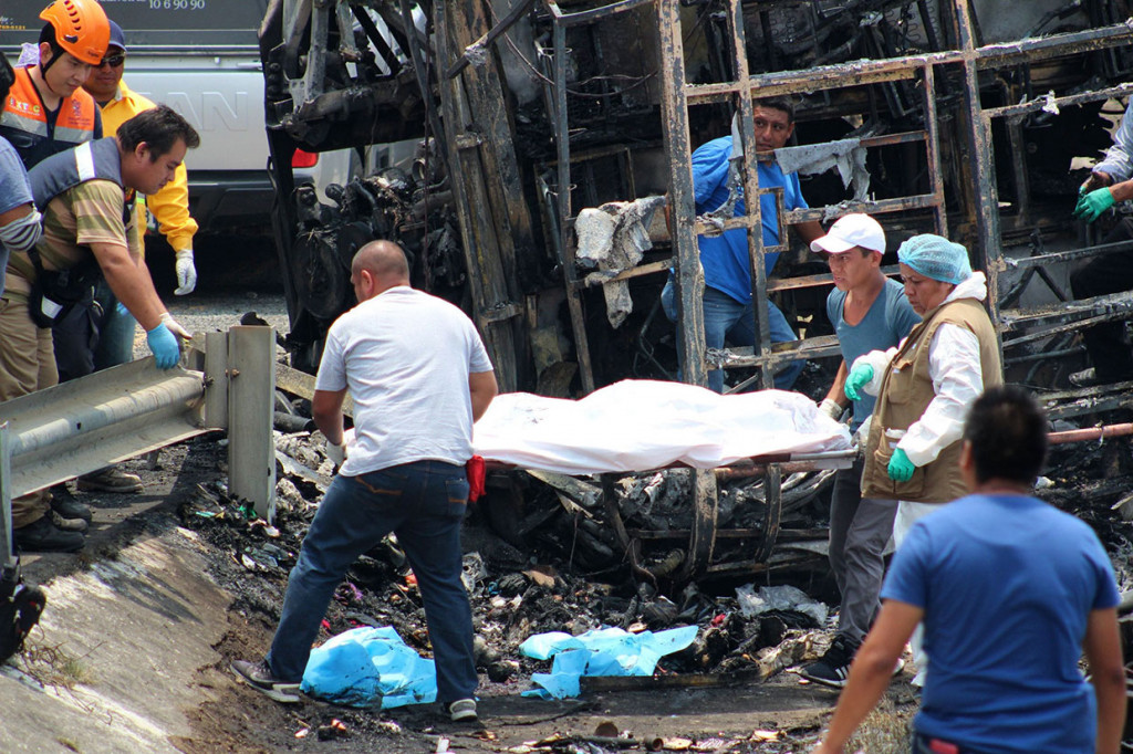 Badan Perlindungan Sipil Meksiko menginformasikan bahwa sedikitnya 21 orang tewas terbakar di lokasi kejadian, sementara 31 lainnya segera dibawa ke rumah sakit.