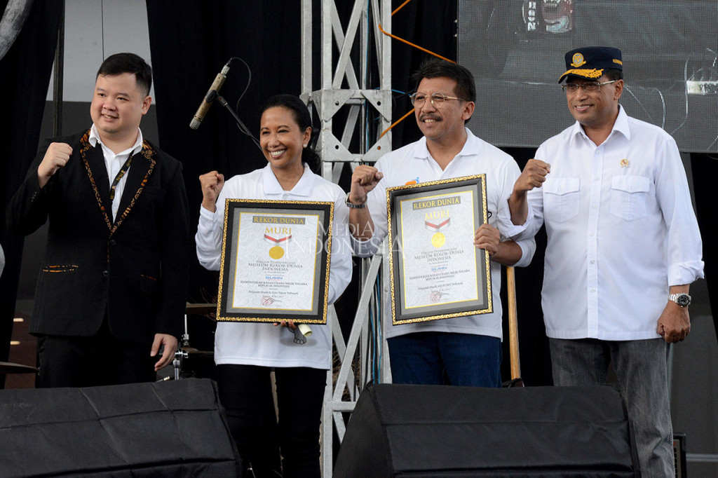 Dalam program ini, Kementerian BUMN mendapatkan dua rekor dari Museum Rekor Indonesia (MURI) yaitu rekor pelayanan mudik dengan BUMN terbanyak dan rekor pelayanan mudik dengan kota tujuan terbanyak. MI/Susanto