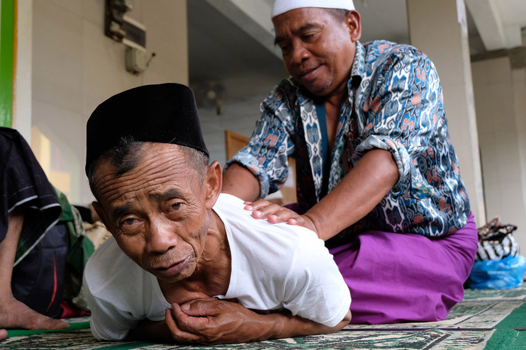 Selain dari sekitar wilayah Magelang, para santri juga berasal dari berbagai daerah di seluruh Indonesia, seperti dari Kalimantan, Sumatera, Papua serta dari beberapa kota di pulau Jawa seperti Jakarta, Bandung, Yogyakarta dan Bogor.