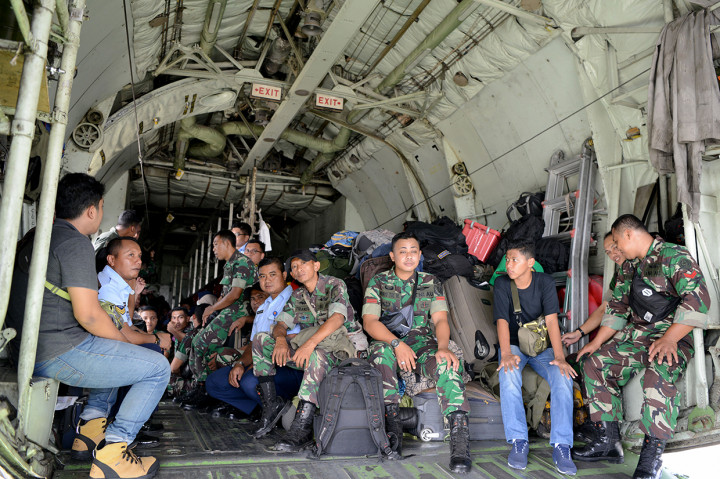 Pesawat militer yang digunakan berupa pesawat CN295 dan Hercules dari lima skuadron.