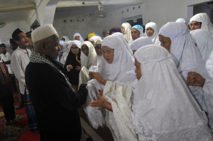 Naqsabandiyah merupakan satu dari tiga tarekat yang berkembang di Sumatera Barat. Selain Naqsabandiyah juga terdapat Tarekat Sattariyah dan Kastariyah. Bedanya, jika Naqsabandiyah biasanya lebih awal, sementara Sattariyah dan Kastariyah justru lebih lambat dari pemerintah. 