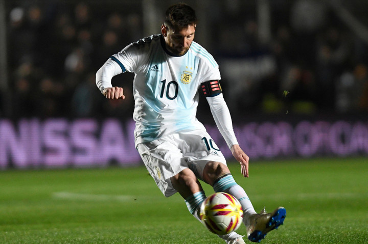 Argentina menutup babak pertama dengan keunggulan 2-0. Kedua gol Argentina diciptakan oleh Messi.