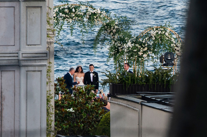 Mesut Ozil menikahi tunangannya, mantan miss Turki, Amine Gulse. Mereka sudah berkencan sejak 2017 dan mengumumkan pertunangan pada Juni 2018. Afp Photo/Yasin Akgul