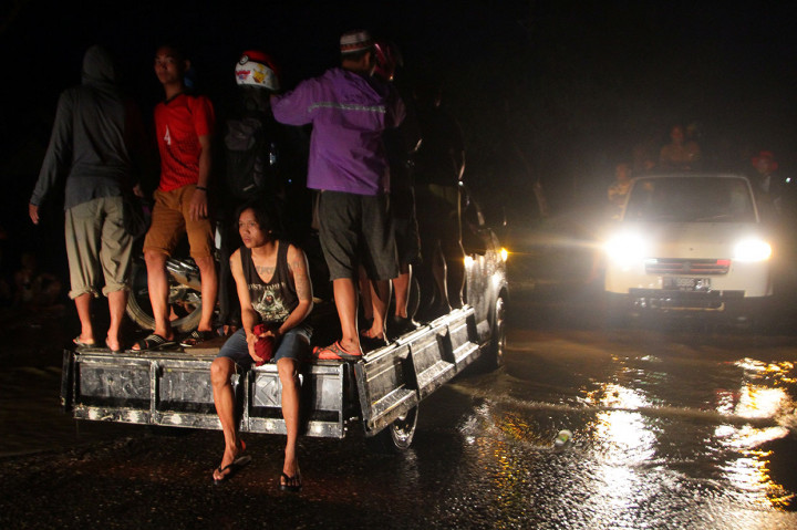 Jumlah keluarga yang terdampak bencana banjir itu mencapai 2.000 orang, sedangkan jumlah warga yang sudah mengungsi saat ini mencapai 1.000 orang.