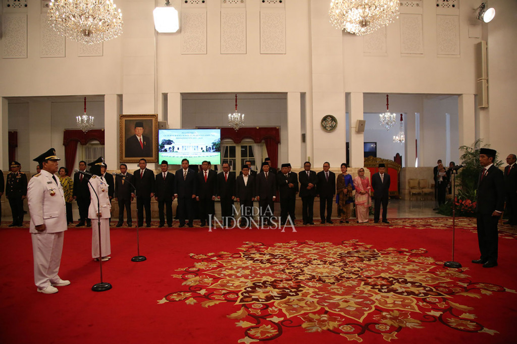 Arinal dan Nunik dilantik berdasarkan Keputusan Presiden Nomor 49/P Tahun 2019 Tentang Pengesahan Jabatan Gubernur dan Wakil Gubernur Lampung periode 2019-2024. Presiden pun memimpin sumpah jabatan setelah keppres dibacakan.