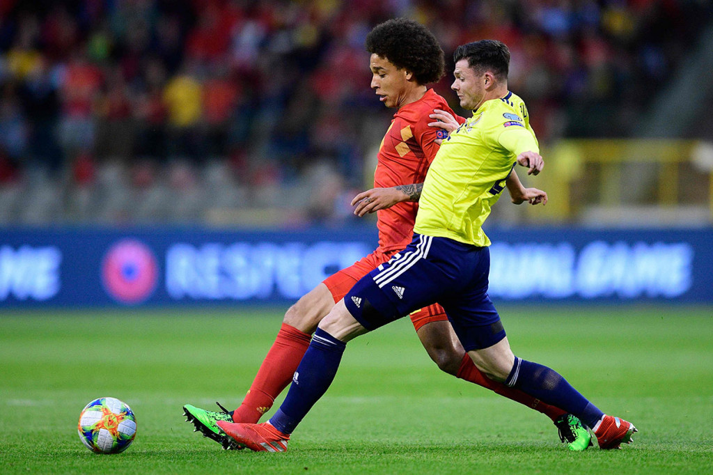 Bertindak sebagai tuan rumah, Belgia menguasai jalannya pertandingan sejak awal laga. Namun rapatnya pertahanan Skotlandia membuat para pemain asuhan Roberto Martinez tersebut kesulitan menjebol gawang lawan. 