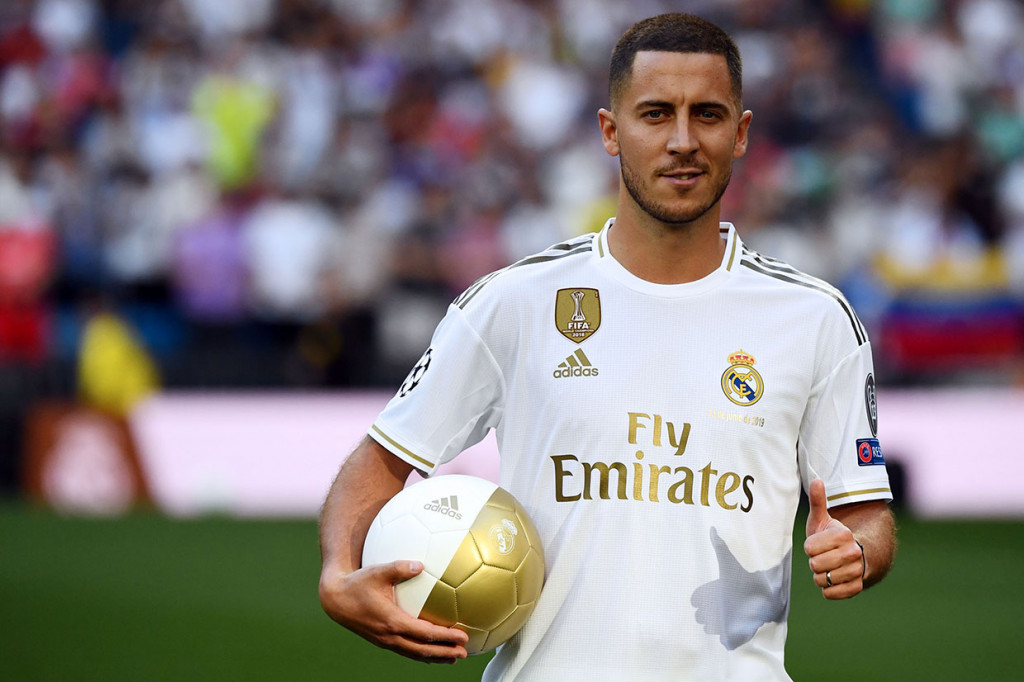 Perkenalan Hazard dilakukan bersama penandatanganan kontraknya hingga 2024. Hazard didatangkan Los Blancos dari Chelsea akhir pekan lalu. Ia ditebus Madrid dengan nilai transfer mencapai 100 juta euro (Rp1,6 triliun).