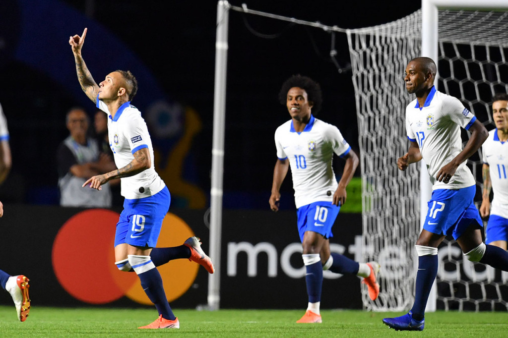 Pada menit ke-85 pemain pengganti Everton menambah kemenangan Brasil menjadi 3-0 lewat tembakan spektakuler dari luar kotak penalti. Tidak ada tambahan gol lagi hingga laga usai.