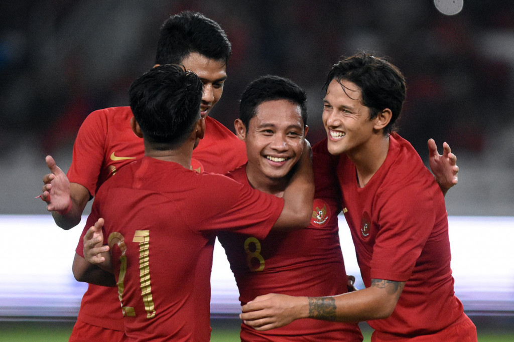 Dan pada menit ke-73 Evan Dimas mencetak gol keduanya ke gawang Vanuatu. Skor 6-0 bertahan hingga laga usai. Antara Foto/M Risyal Hidayat
