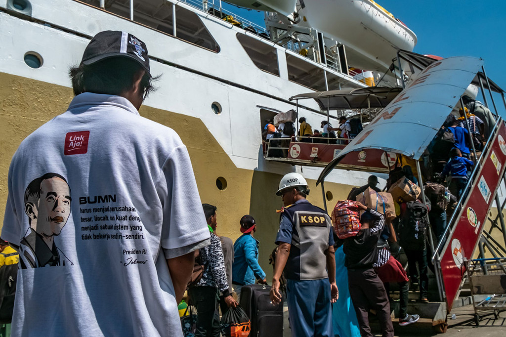 Mudik gratis PT Semen Gresik dari progam 'Mudik Bareng BUMN 2019' tersebut diikuti 520 pemudik dari berbagai daerah di Pulau Jawa dengan tujuan Sampit dan Kumai, Kalimantan Tengah, dengan menggunakan KM Leuser dan KM Lawit. Antara Foto/Aji Styawan
