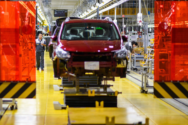 Hadirnya mobil nasional pertama Vietnam ini diharapkan sang Perdana Menteri Nguyen Xuan Phuc dapat memberikan kontribusi bagi perekonomian negaranya.