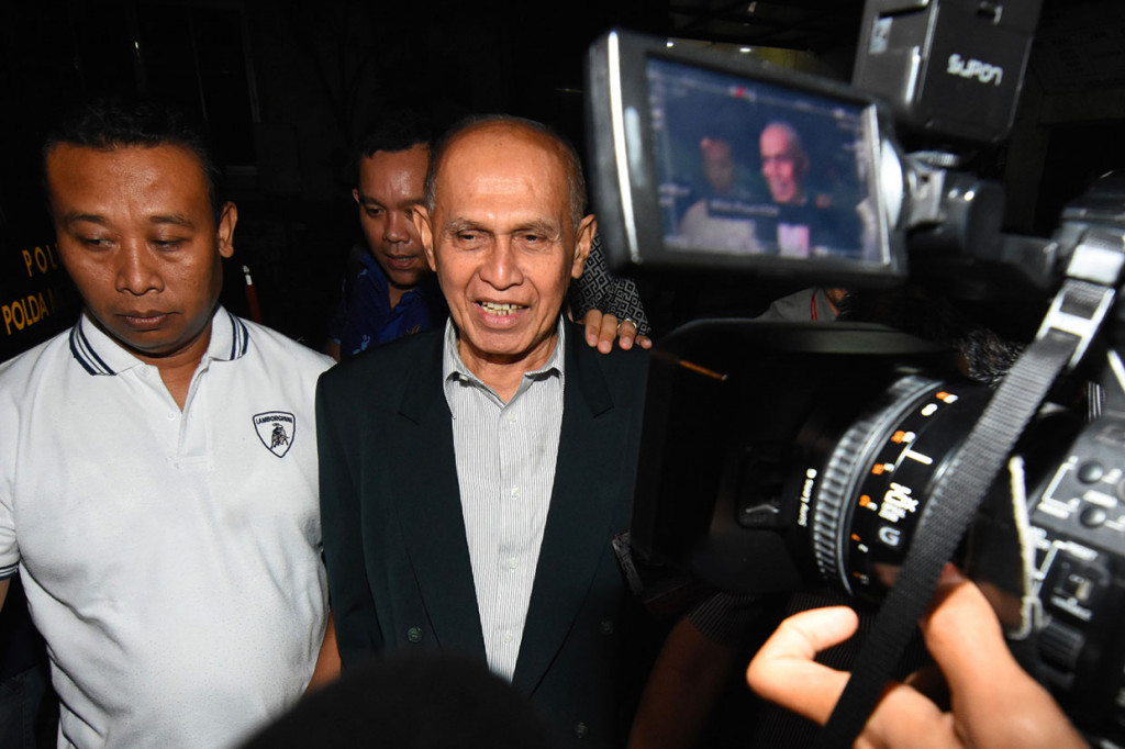 Diketahui, penyidik baru saja selesai mengkonfrontasi Kivlan dengan Habil Marati beserta saksi-saksi lainnya, seperti Iwan, Aziz, dan Fifi. Mereka dikonfrontasi terkait aliran dana dalam kasus dugaan rencana pembunuhan empat tokoh nasional dan satu pimpinan lembaga survei.  Kivlan mengaku dirinya difitnah oleh para saksi yang menyebut dirinya memberikan uang sebesar SGD 15 ribu ke Iwan untuk membeli senjata api ilegal untuk rencana pembunuhan tokoh nasional.