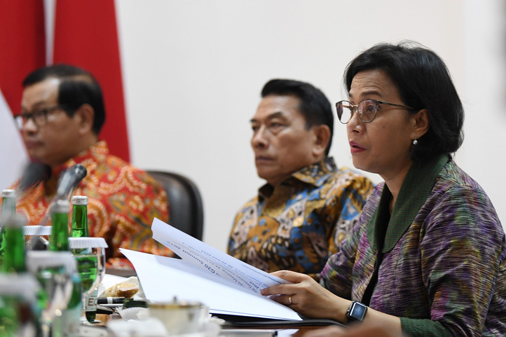Dalam ratas kali ini, hadir sejumlah menteri kabinet kerja antara lain, Menteri Keuangan Sri Mulyani, Menteri Perindustrian Airlangga Hartarto, Kepala Staf Presiden Moeldoko, Mensesneg Pratikno dan lainnya.