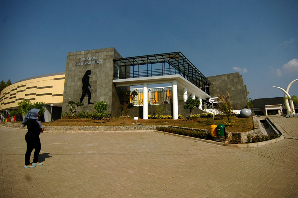 Pembangunan museum situs Semedo dengan luas 10.582 meter oleh Kementerian Pendidikan dan Kebudayaan (Kemendikbud) dengan biaya Rp50 milyar tersebut direncanakan diresmikan pada 2020. Museum tersebut akan digunakan untuk menyimpan sebanyak 3.000 fosil purbakala dan artefak yang ditemukan di Desa Semedo, kegiatan kebudayaan, dan menjadi pusat penelitian serta informasi tentang manusia purba. 