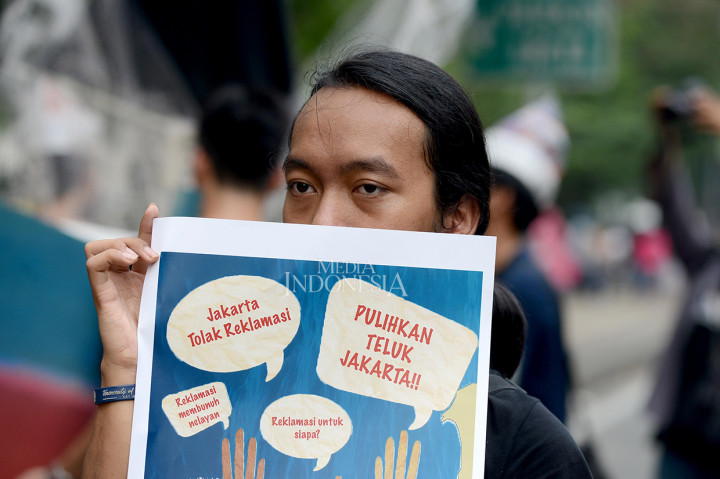 Mereka menolak penerbitan 932 IMB bangunan yang berada di Pulau C dan D serta mendesak kepada Anies Baswedan mencabut kembali keputusan penerbitan IMB tersebut. 
