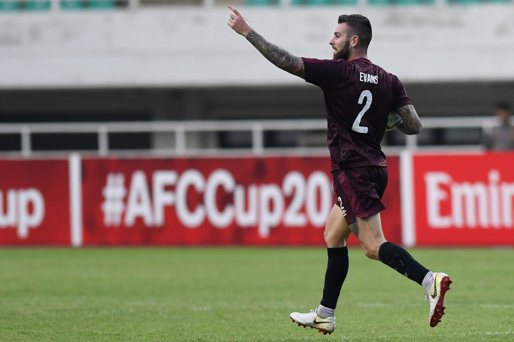 Tuan rumah kemudian membalikkan keadaan melalui gol bunuh diri Ho Tan Tai ('75) dan Aaron Evans ('87).