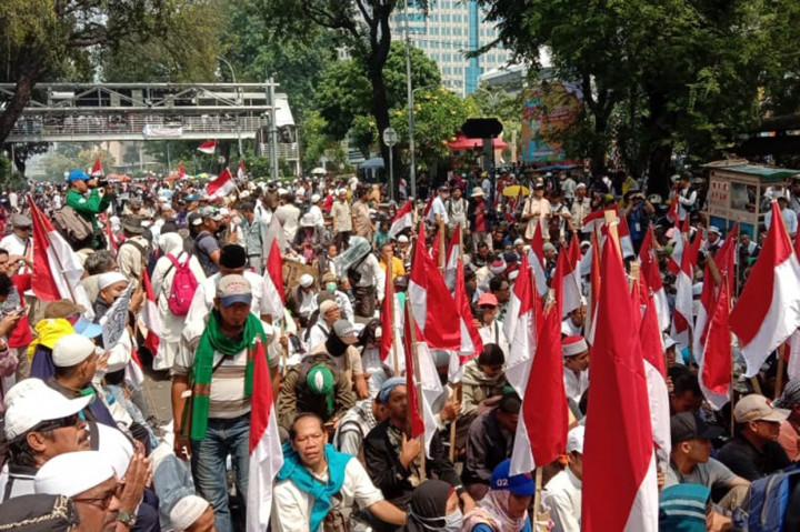 Unjuk rasa tersebut digelar untuk mengawal sidang putusan sengketa hasil Pilpres tahun 2019 di Mahkamah Konstitusi. Medcom.id/Candra Yuri nuralam