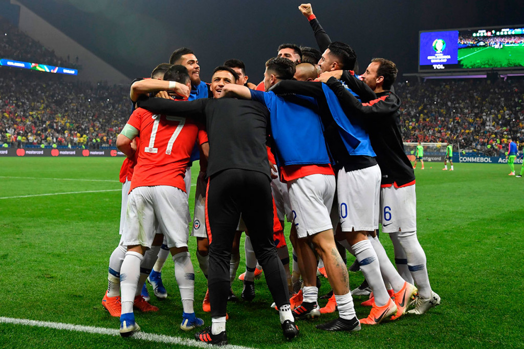 Para pemain timnas Chile meluapkan kegembiraan mereka usai memastikan diri lolos ke babak semifinal Copa America 2019, Sabtu, 29 Juni 2019 WIB.