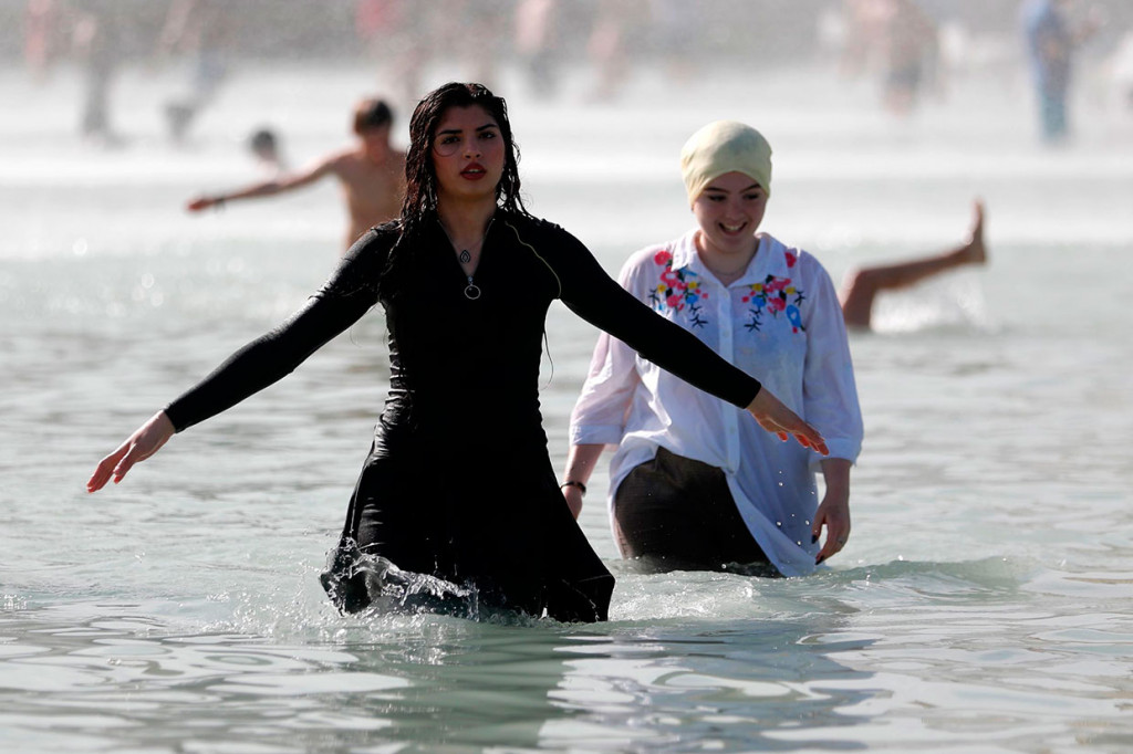 Suhu terpanas dalam sejarah tersebut melampaui rekor sebelumnya yaitu 44,1 derajat celcius pada Agustus 2003 lalu di tempat yang sama. Ramalan cuaca mengatakan suhu tersebut sebanding dengan suhu Agustus di Death Valley California.