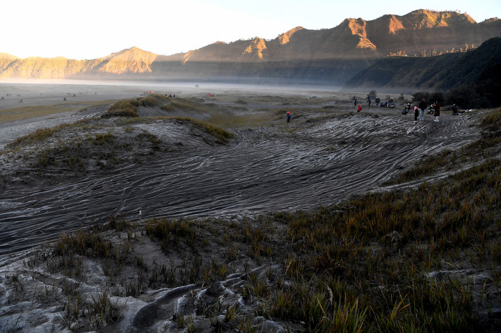 Adanya fenomena embun unpas ini justru meningkatkan kunjungan wisatawan ke kawasan Gunung Bromo.