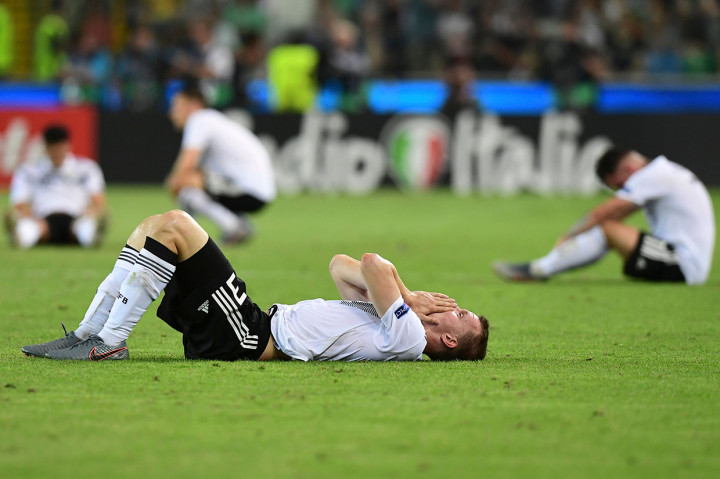 Selain itu, Spanyol juga sukses menuntaskan dendamnya atas Jerman. Dua tahun lalu, The Little Red tumbang 0-1 di Polandia.
