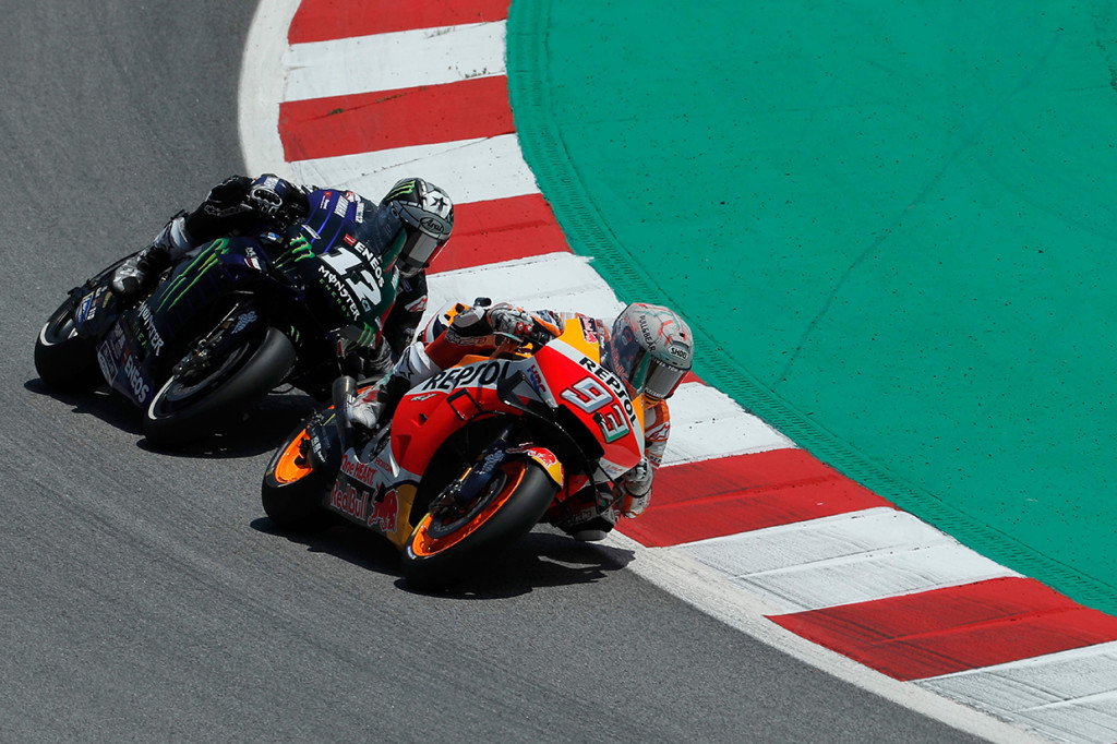 Vinales juara dengan penuh gaya karena berhasil memenangi duel sengit melawan pemimpin klasemen sementara MotoGP 2019, Marc Marquez. Afp Photo/Pau Barrena