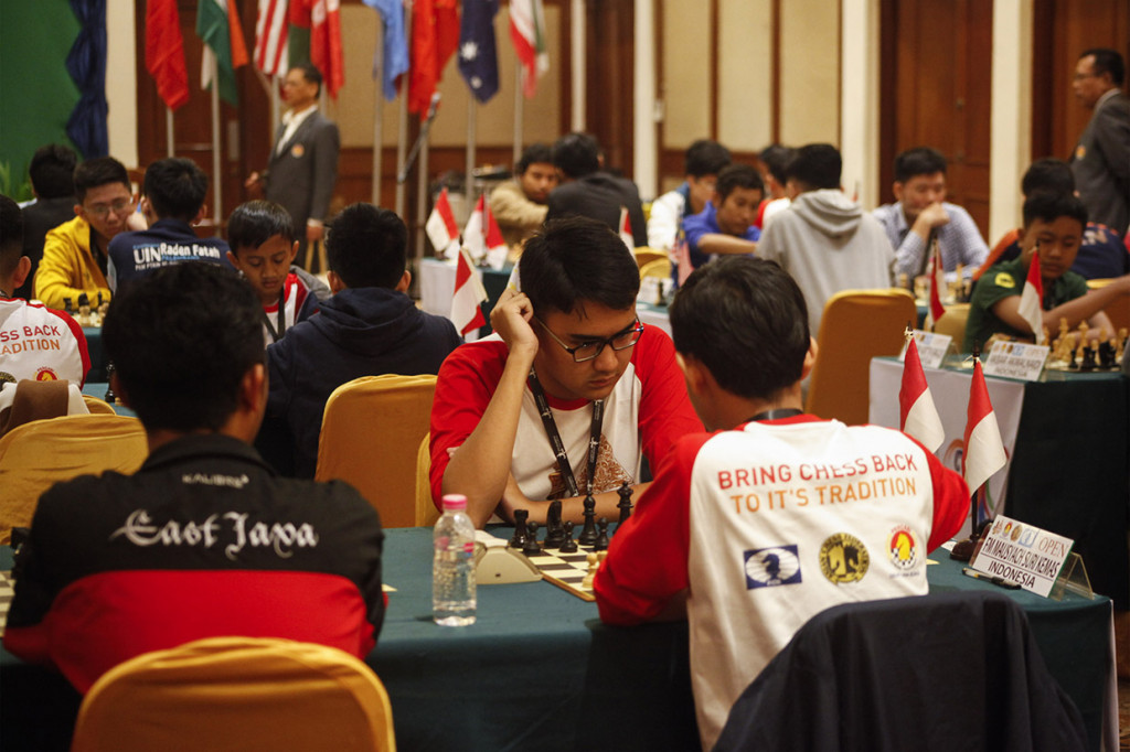 Kejuaraan tersebut mempertandingkan nomor catur cepat atau rapid chess, catur kilat, catur standar dan catur klasik yang diikuti 64 pecatur junior dari 11 negara. 