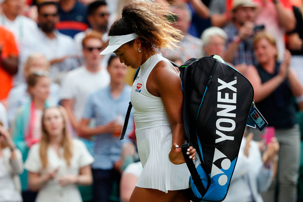 Unggulan kedua asal Jepang Naomi Osaka harus angkat koper dari turnamen Wimbledon, setelah tersingkir di babak pertama, Senin, 1 Juli 2019 waktu setempat.