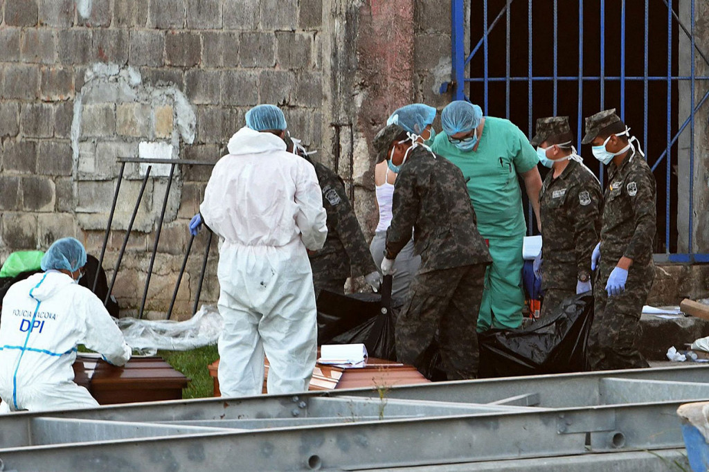 Juru bicara angkatan bersenjata Jose Meza menyatakan bahwa jenazah dan orang-orang yang selamat akan dibawa ke Puerto Lempira, kota utama di Honduras timur.