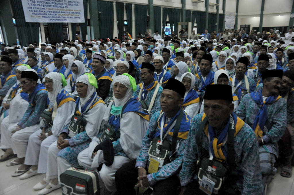 Sebanyak 8.545 Jamaah calon haji kloter pertama embarkasi Palembang mulai diberangkatkan dengan pesawat Saudi Arabian Airlines.