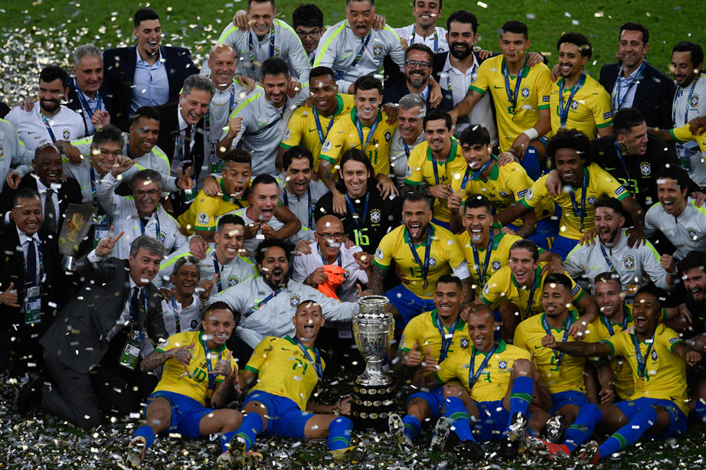 Dengan hasil ini, Brasil telah memenangi turnamen sepak bola antar negara Conmebol itu sebanyak lima kali, atau sejak kompetisi berganti format menjadi Copa America pada 1993. Afp Photo/Carl de Souza