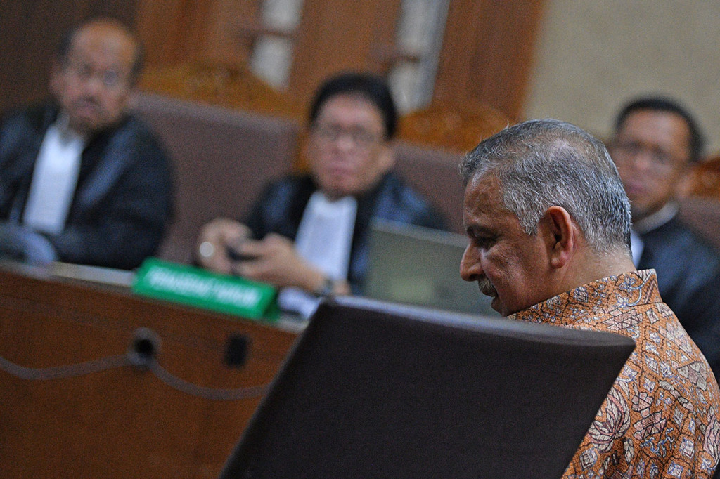 Terdakwa kasus dugaan suap proyek PLTU Riau-1, mantan Dirut PLN Sofyan Basir menjalani sidang lanjutan dengan agenda pembacaan putusan sela di Pengadilan Tipikor, Jakarta.