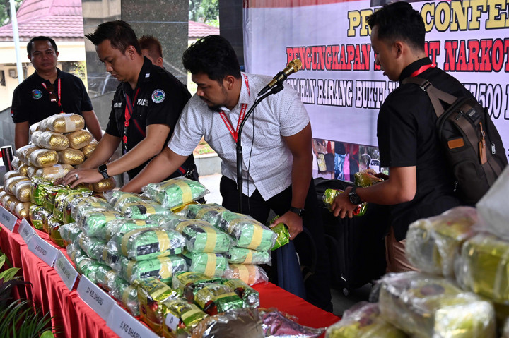 Dari hasil penyelidikan selama tahun 2019 Direktorat Tindak Pidana Narkoba Bareskrim Polri bekerja sama dengan stakeholder terkait berhasil mengamankan 177,500 Kg Methamphetamine dan 30.000 butir ekstasi dari sindikat kejahatan terorganisir Malaysia-Jakarta. 