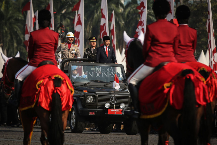Dalam amanatnya, Jokowi mengingatkan bahwa terorisme dan radikalisme masih menjadi tantangan yang serius bagi Polri untuk mengamankan Indonesia.
